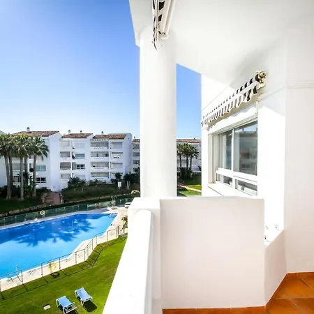 Apartment Banus - Banus Playa Rocio - 2br - 2ba - Direct & Sea Access Complex - Outdoor Terrace W Garden Views - Pool - 3 Min Walk To Puerto Banus & Corte Ing Luxury Shopping - Ideal For Families Marbella