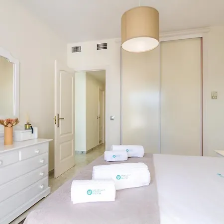 Banus - Banus Playa Rocio - 2br - 2ba - Direct & Sea Access Complex - Outdoor Terrace W Garden Views - Pool - 3 Min Walk To Puerto Banus & Corte Ing Luxury Shopping - Ideal For Families *
