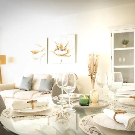 Banus - Banus Playa Rocio - 2br - 2ba - Direct & Sea Access Complex - Outdoor Terrace W Garden Views - Pool - 3 Min Walk To Puerto Banus & Corte Ing Luxury Shopping - Ideal For Families *