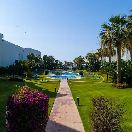 Banus - Banus Playa Rocio - 2br - 2ba - Direct & Sea Access Complex - Outdoor Terrace W Garden Views - Pool - 3 Min Walk To Puerto Banus & Corte Ing Luxury Shopping - Ideal For Families